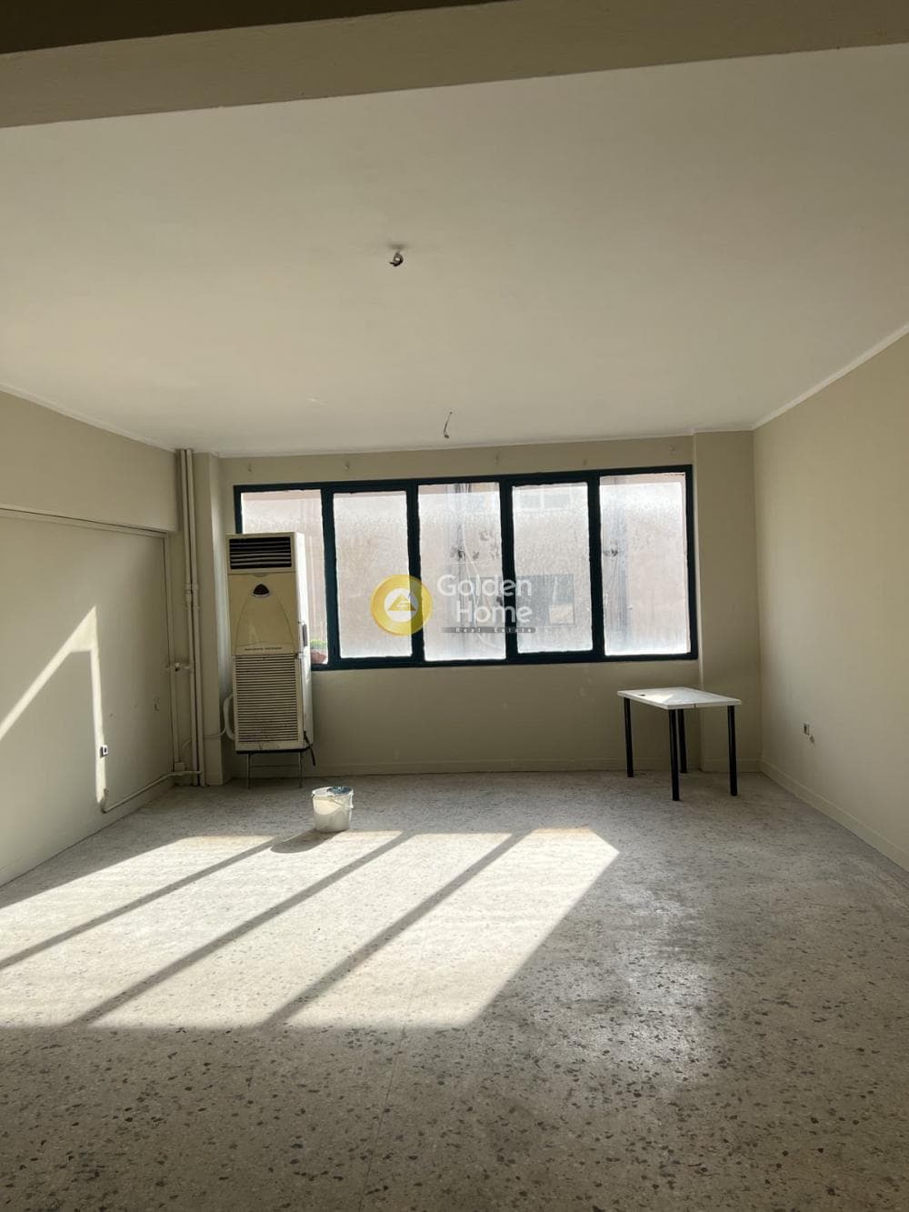 Office in Platia Karitsi, Kentro — Photo 1 of 5