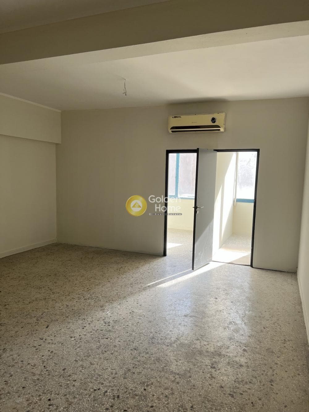 Office in Platia Karitsi, Kentro — Photo 3 of 5