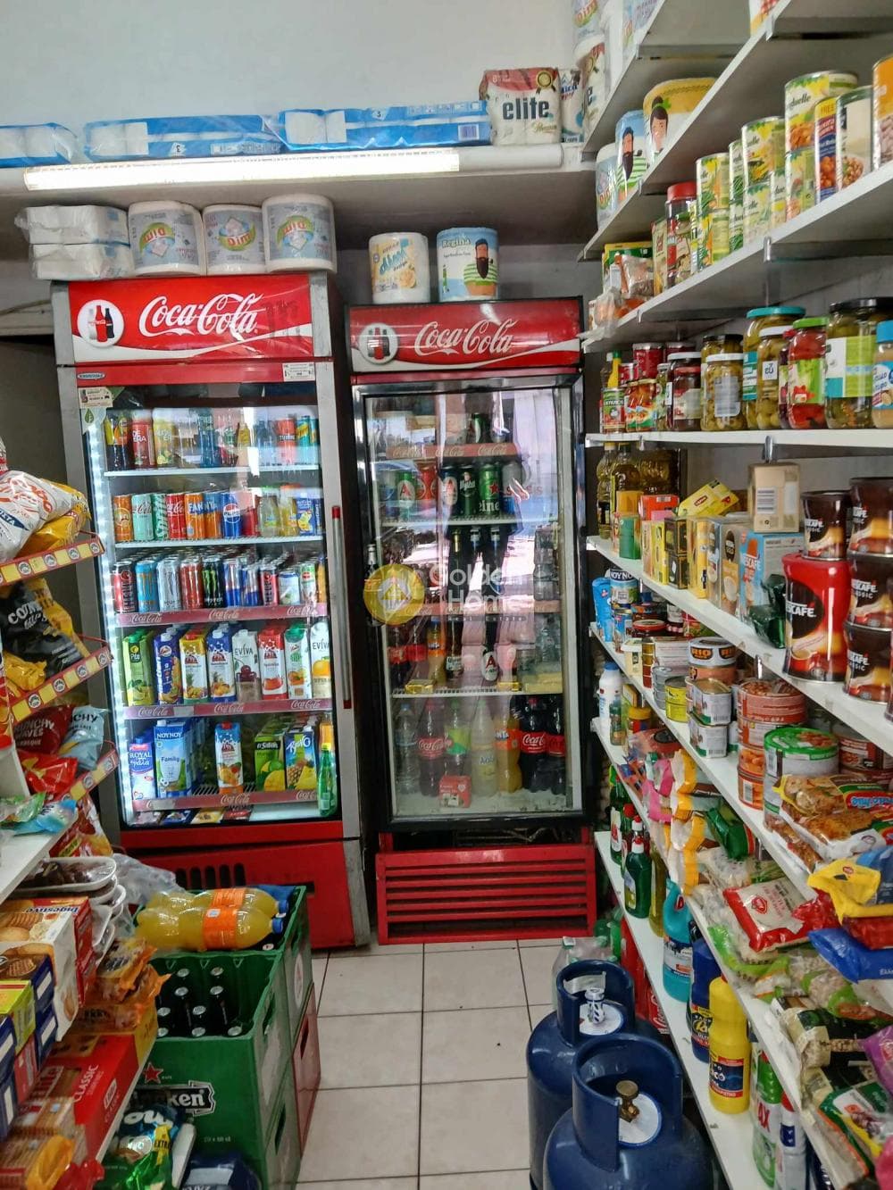 Retail Store in Platia Kipselis, Kipseli — Photo 1 of 3