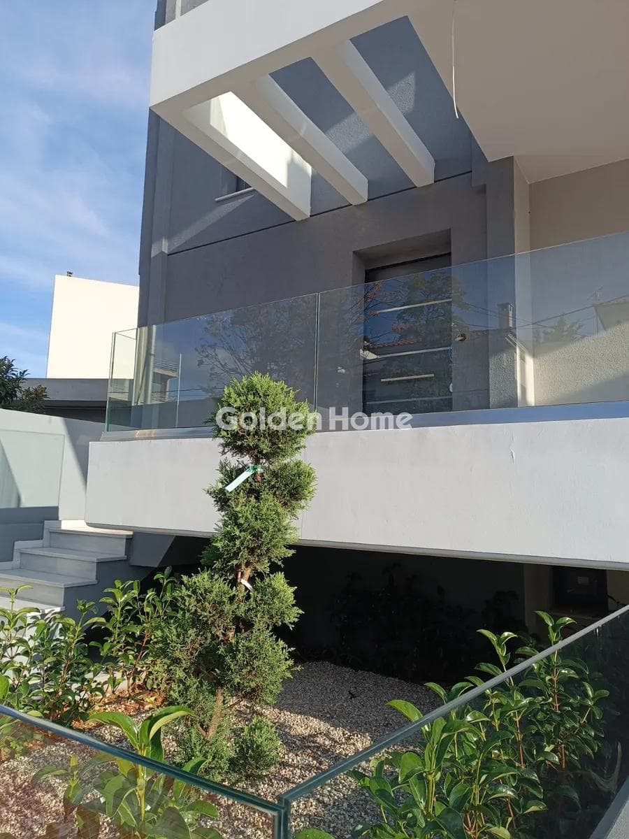 House in Kokkinia, Marousi — Photo 1 of 15