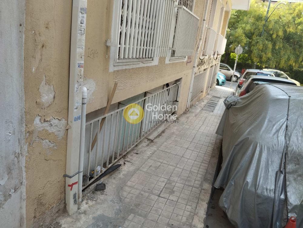 Retail Store in Thiseio, Historic Center — Photo 7 of 25