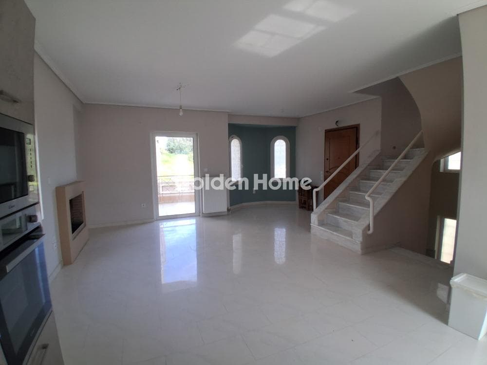 House in Porto Rafti, Vravrona — Photo 2 of 37