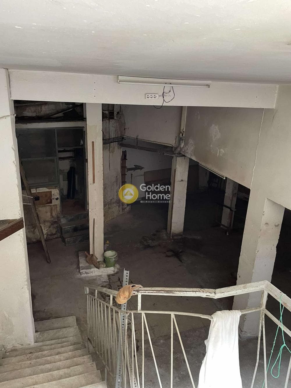 Warehouse in Plateia Koliatsou, Patision - Acharnon — Photo 1 of 10