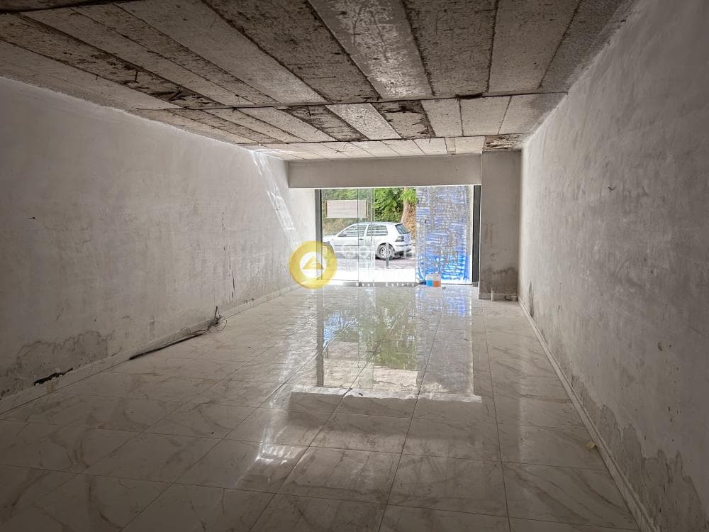 Κατάστημα στην Μανιάτικα, Πειραιάς — Φωτογραφία 2 από 6