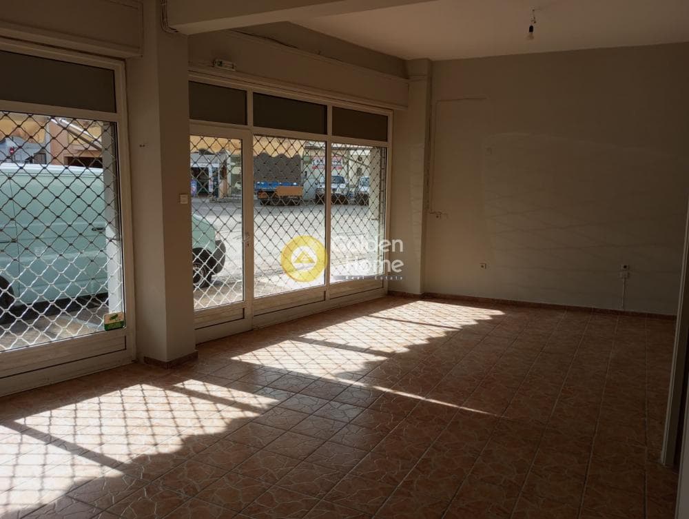 Retail Store in Palatiani, Ilion — Photo 11 of 15