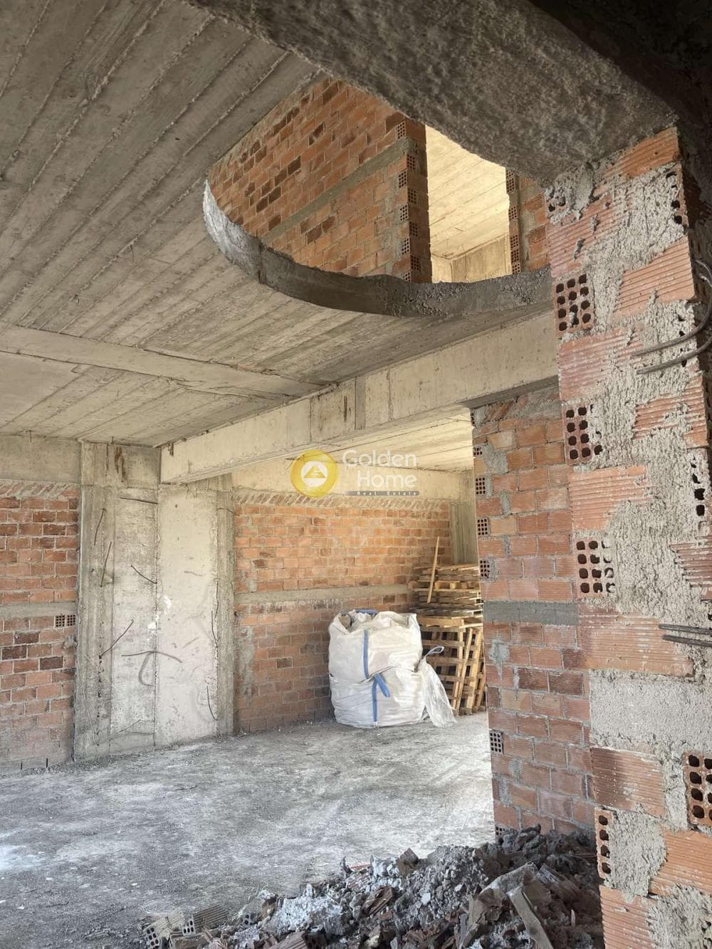 Apartment in Tampouria, Nikaia — Photo 1 of 9
