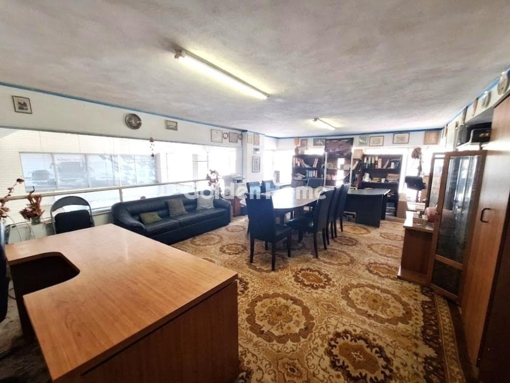 Βιομηχανικός Χώρος στην Ακαδημία Πλάτωνος, Κολωνός - Κολοκυνθούς — Φωτογραφία 3 από 5