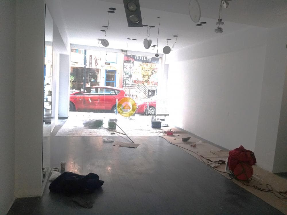 Retail Store in Center, Kalamaria — Photo 2 of 8