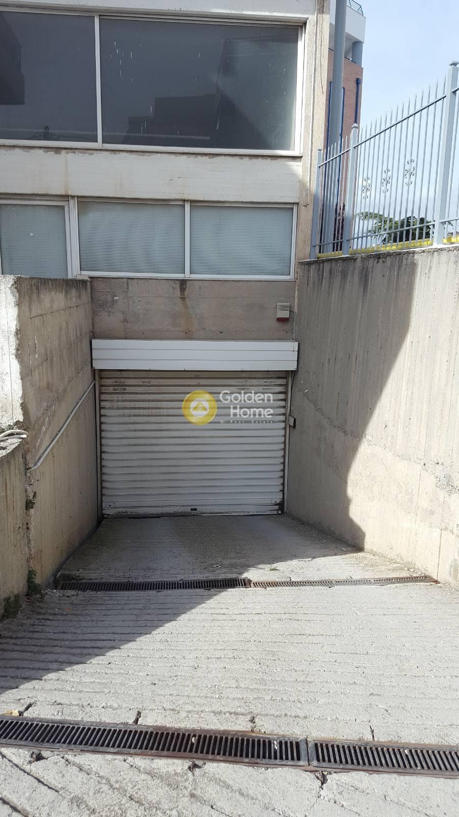 Parking Space in Mpofilia, Metamorfosi — Photo 1 of 3
