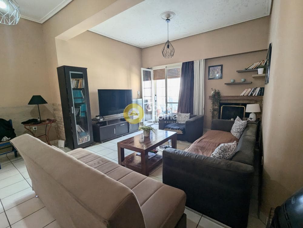 Apartment in Center, Rafina — Photo 1 of 18