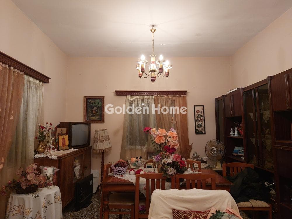 House in Palatiani, Ilion — Photo 1 of 11
