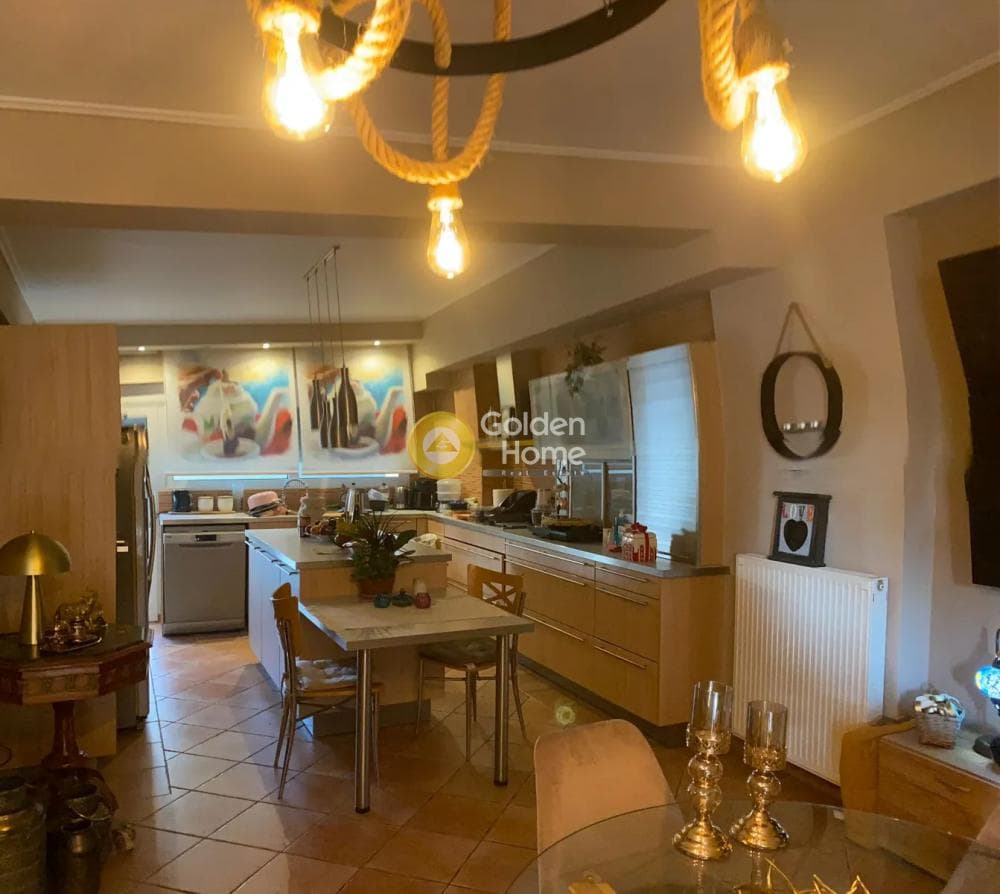Apartment in Mikrolimano, Piraeus — Photo 2 of 14