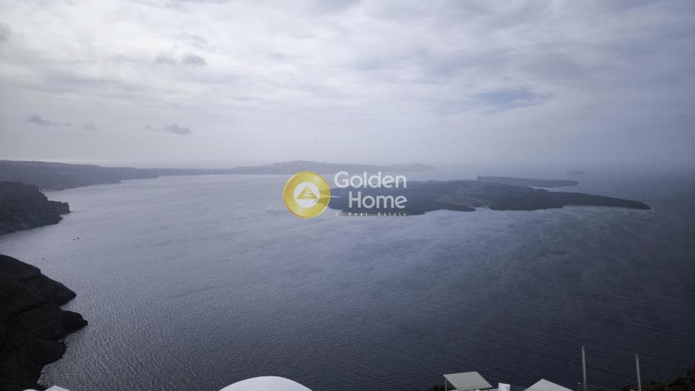 House in Thira, Santorini — Photo 14 of 14