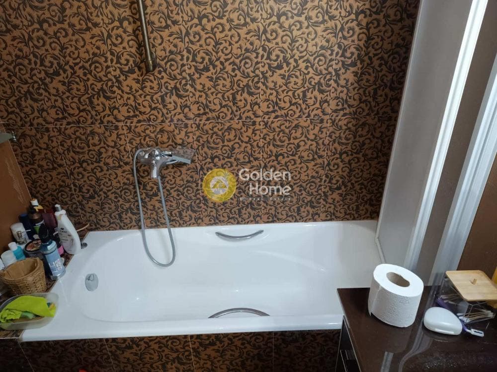 Apartment in Agios Ioannis Chrisostomos, Nikaia — Photo 6 of 12