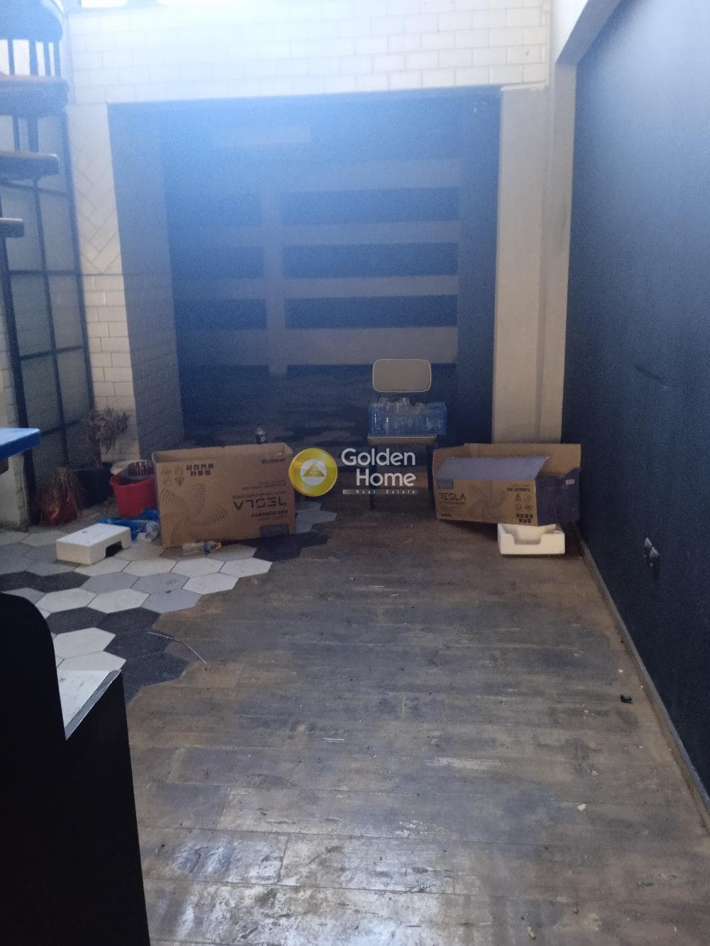Κατάστημα στην Πλατεία Ελευθερίας, Κορυδαλλός — Φωτογραφία 4 από 5