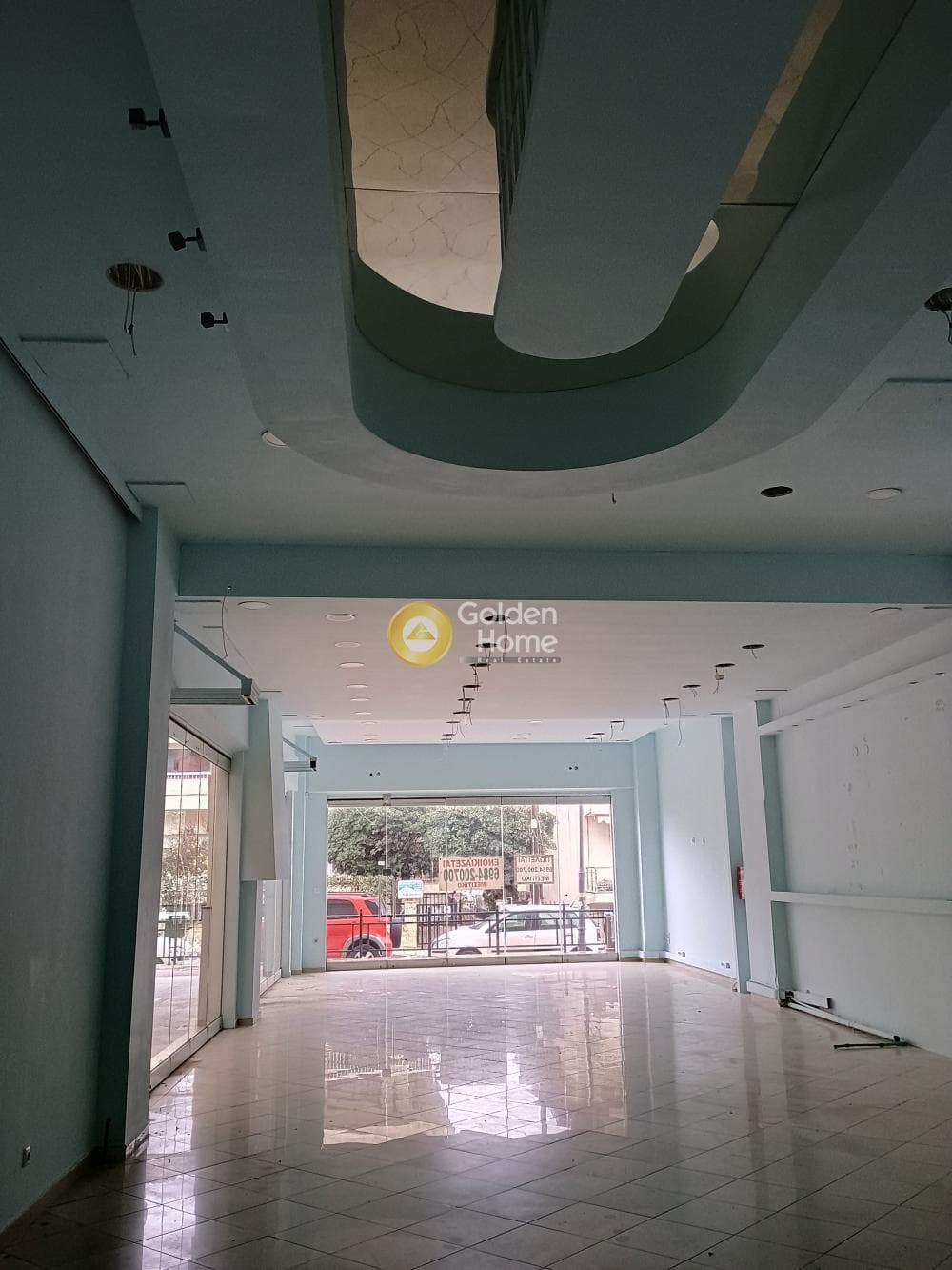 Retail Store in Center, Oreokastro — Photo 1 of 15