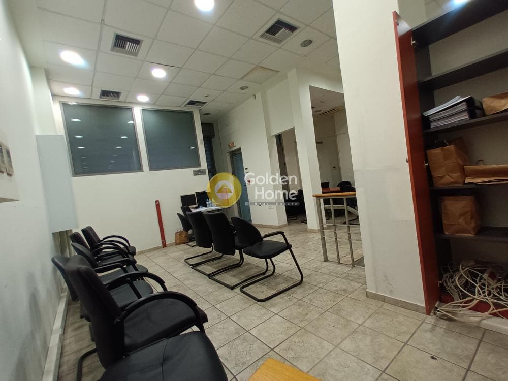 Retail Store in Plateia Klafthmonos, Kentro — Photo 3 of 32