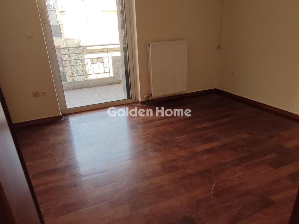 Apartment in Center, Dafni — Photo 5 of 13