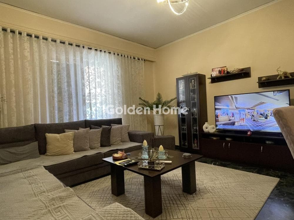 Apartment in Stathmos, Attiki — Photo 1 of 25