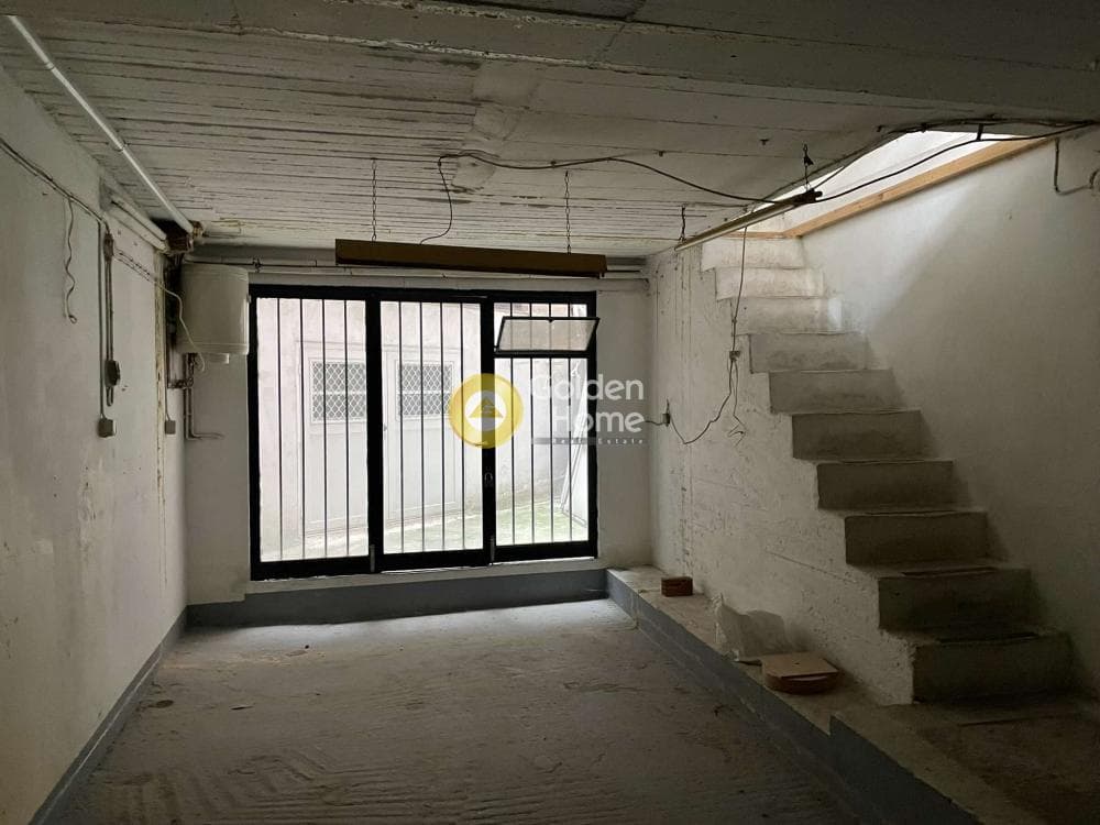 Retail Store in Votanikos, Kentro — Photo 8 of 8