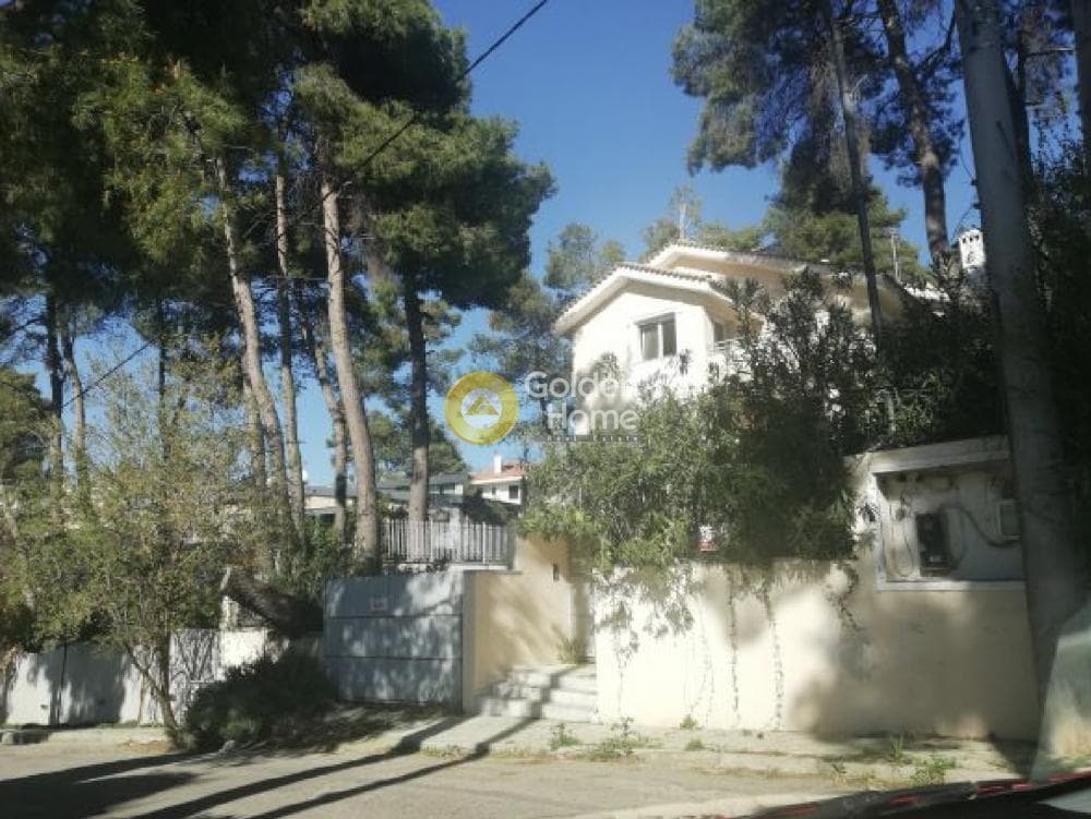 Μονοκατοικία στην Δροσιά, Δροσιά