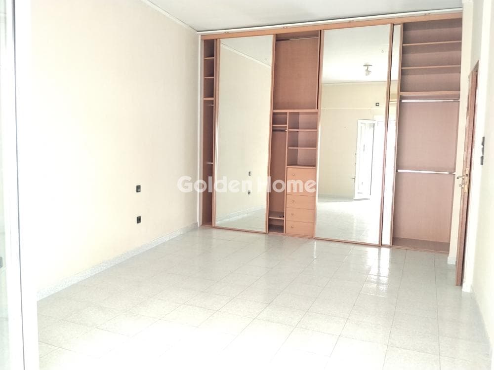 Apartment in Kaminia, Piraeus — Photo 38 of 52