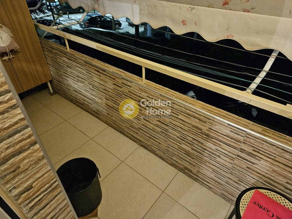 Apartment in Kareas, Vironas — Photo 8 of 10