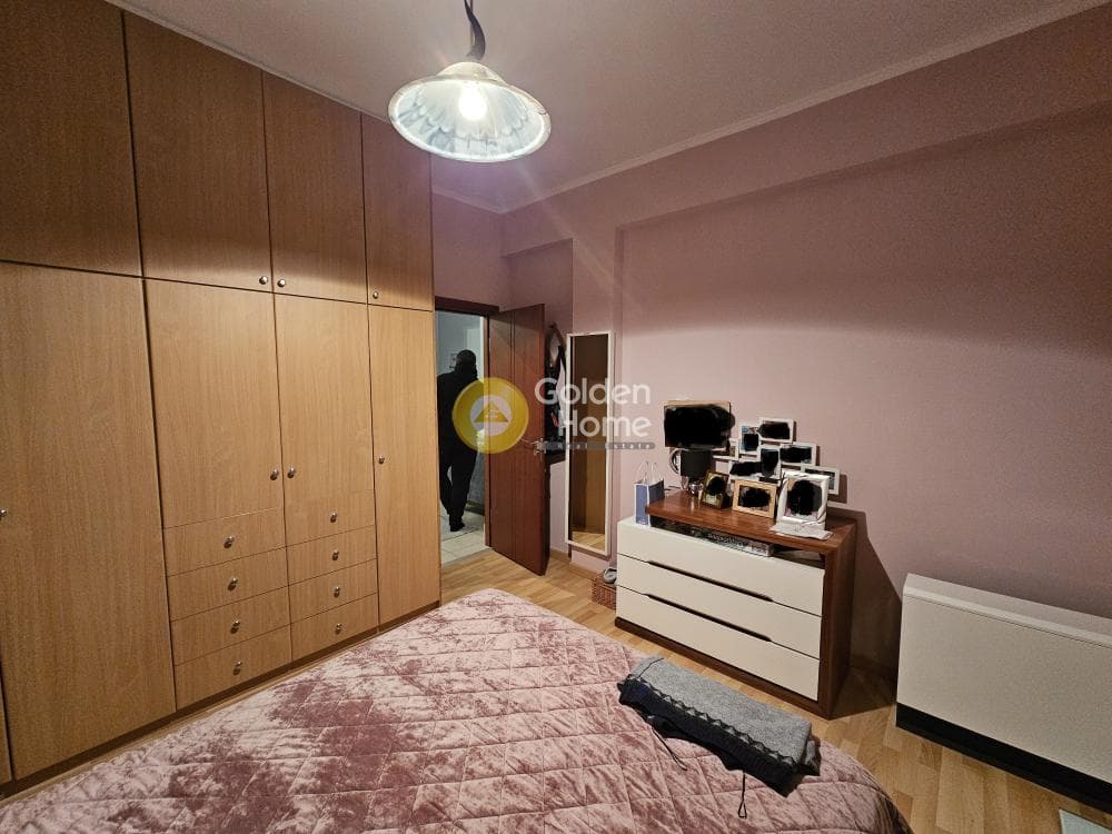 Apartment in Kareas, Vironas — Photo 2 of 10