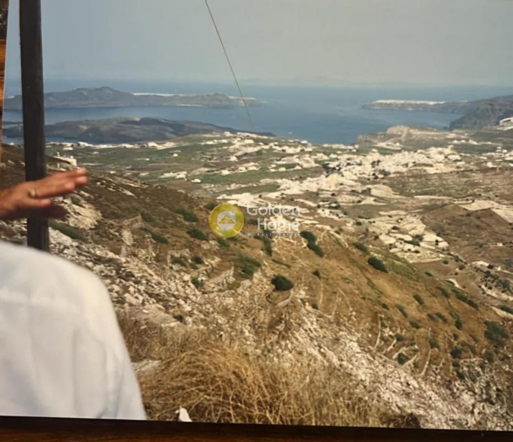 Parcel in Thira, Santorini — Photo 2 of 4