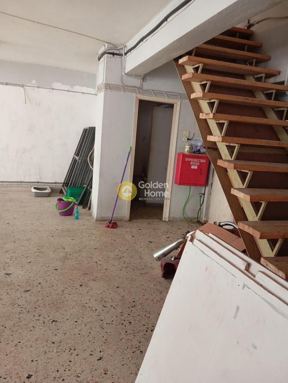 Retail Store in Alsos, Nea Ionia — Photo 4 of 12
