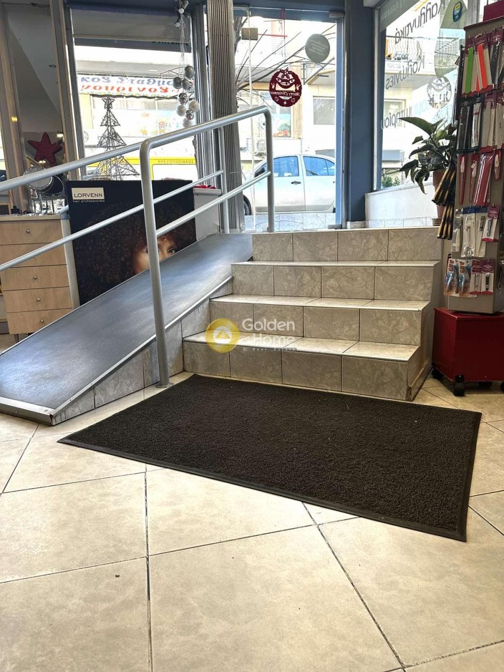 Retail Store in Kato Ilioupoli, Stavroupoli — Photo 1 of 9