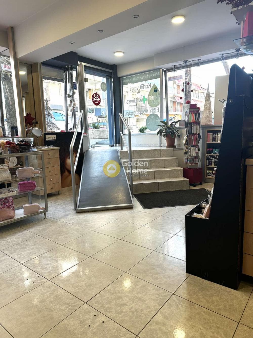 Retail Store in Kato Ilioupoli, Stavroupoli — Photo 3 of 9