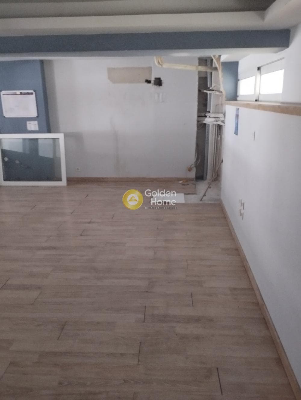 Retail Store in Center, Neos Kosmos — Photo 5 of 7