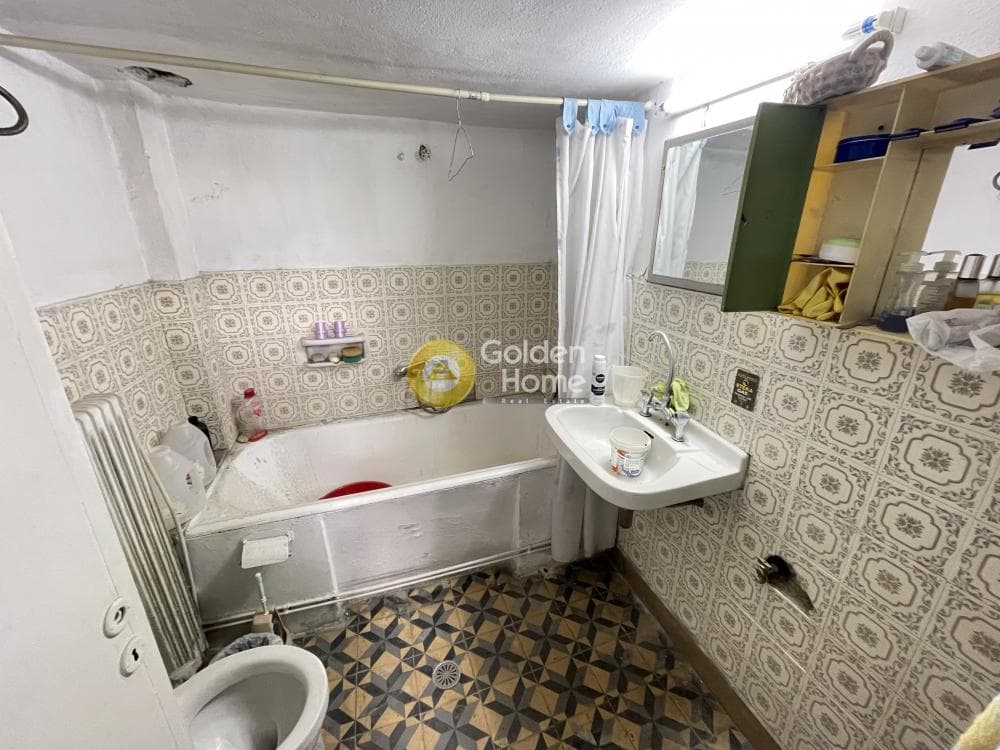 House in Rouf, Tavros — Photo 2 of 2
