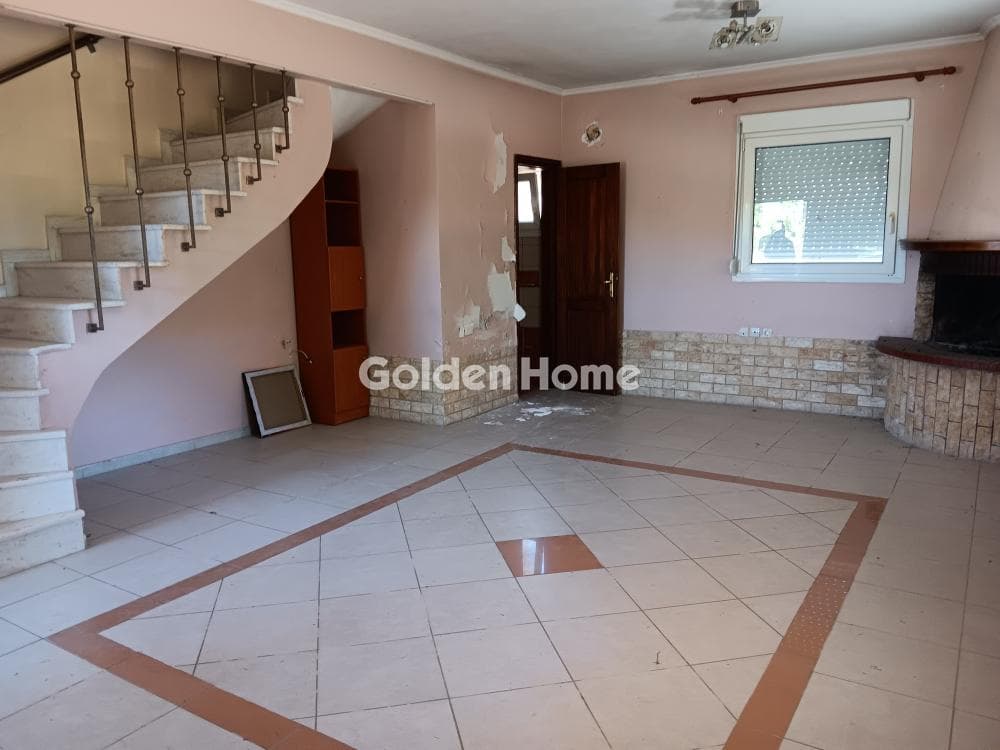 House in Center, Epanomi — Photo 3 of 24