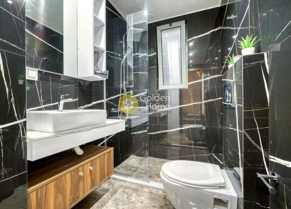 Apartment in Platia Koumoundourou, Kentro — Photo 3 of 9