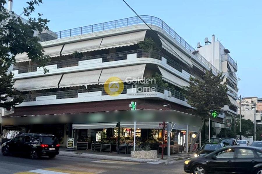 Apartment in Center, Metamorfosi