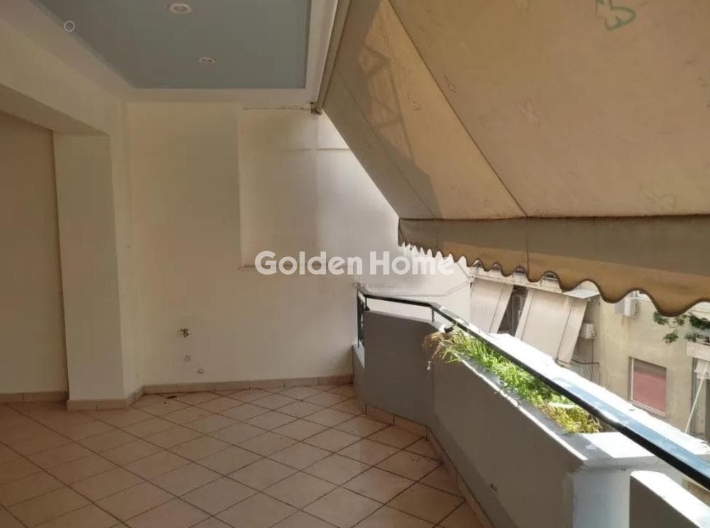 Apartment in Center, Dafni — Photo 1 of 6