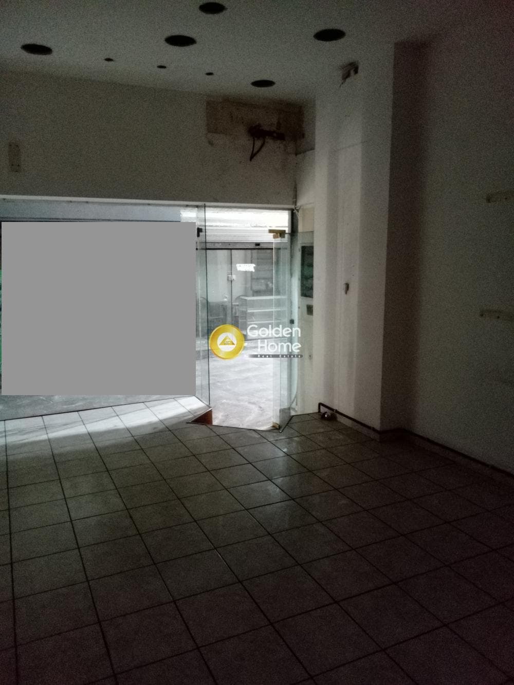 Κατάστημα στην Πλατεία Κάνιγγος, Εξάρχεια - Νεάπολη — Φωτογραφία 1 από 4