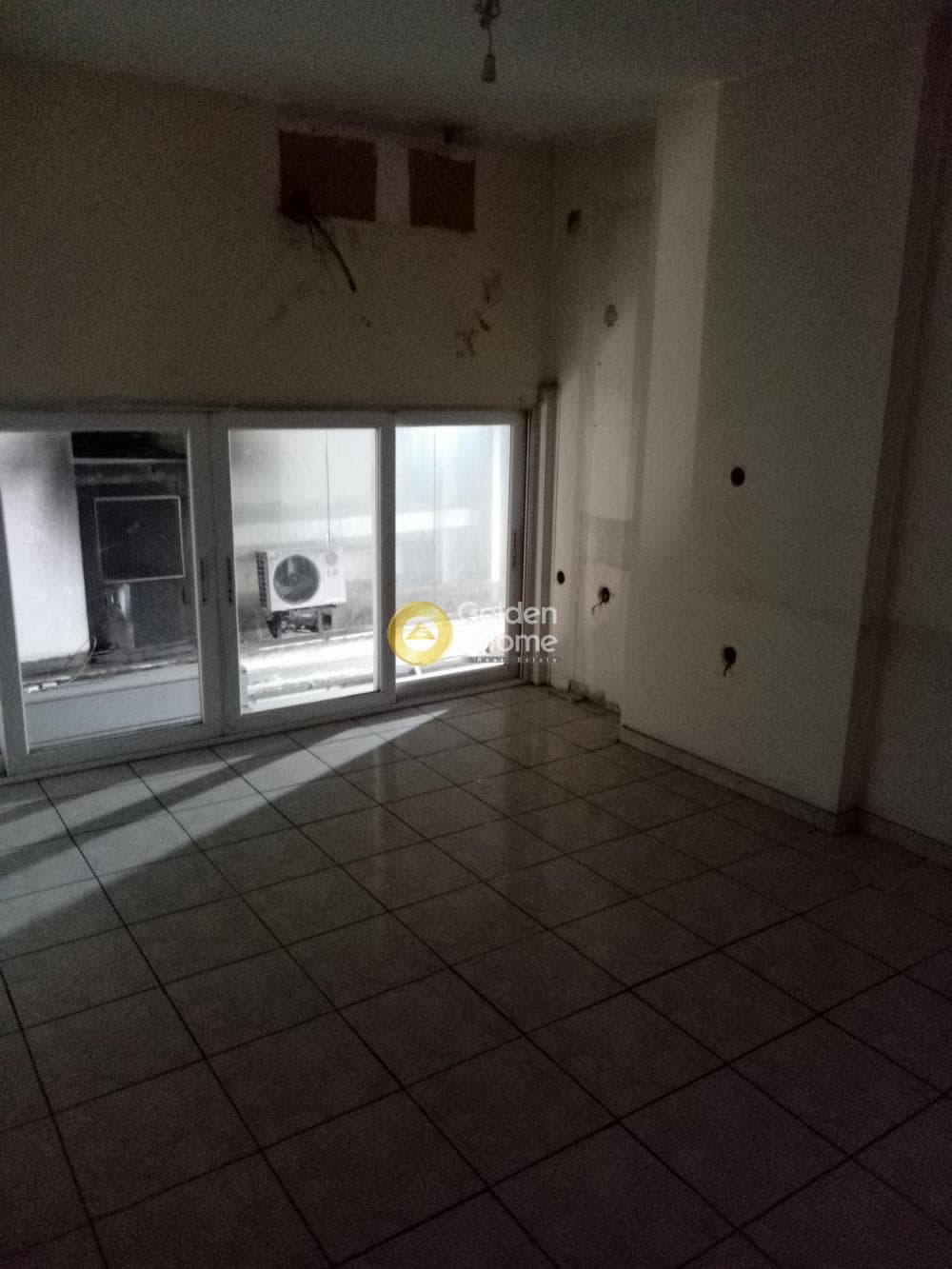 Κατάστημα στην Πλατεία Κάνιγγος, Εξάρχεια - Νεάπολη — Φωτογραφία 2 από 4