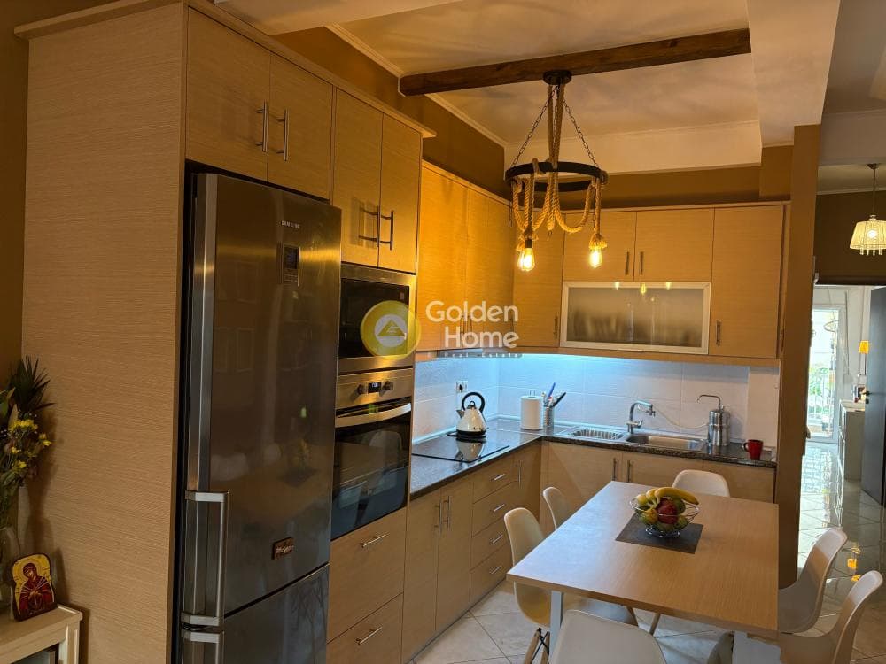Apartment in Agios Ioannis Chrisostomos, Nikaia — Photo 1 of 16