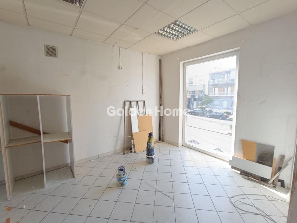 Retail Store in Eleftherias square, Koridallos — Photo 2 of 3