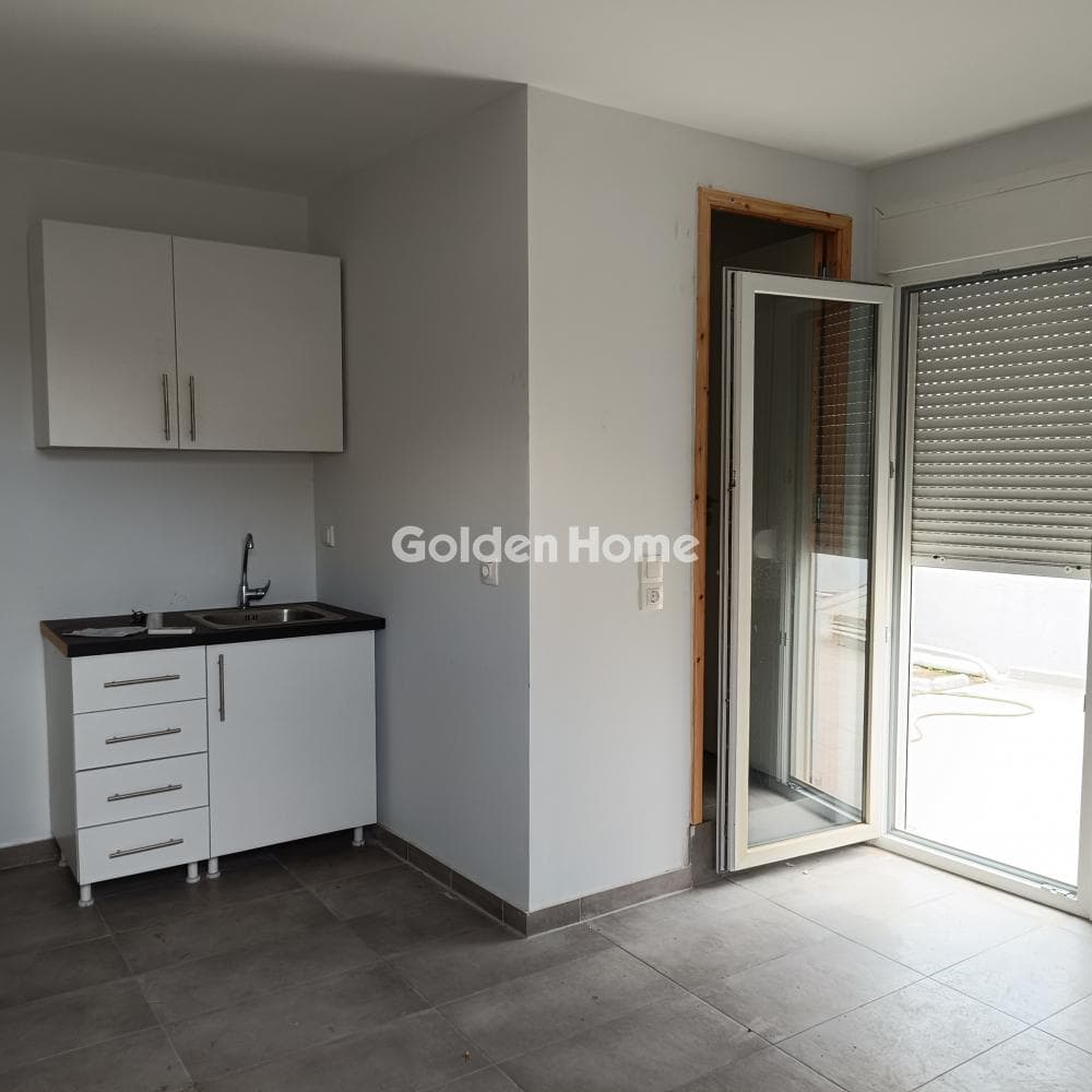 Apartment in Agia Sofia, Piraeus — Photo 1 of 5