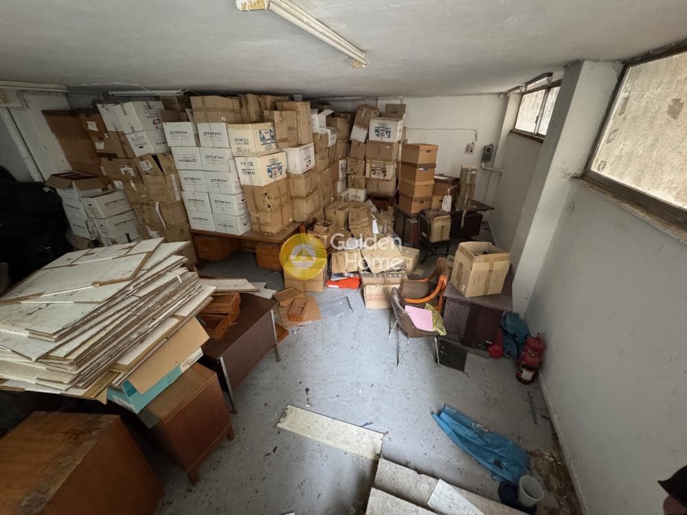 Αποθήκη στην Ευελπίδων, Πολύγωνο - Τουρκοβούνια — Φωτογραφία 2 από 4