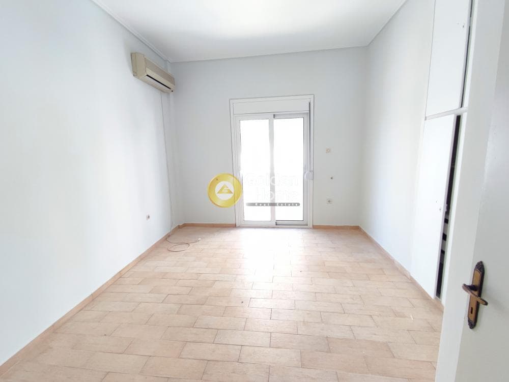 Apartment in Agios Vasileios, Piraeus — Photo 12 of 32