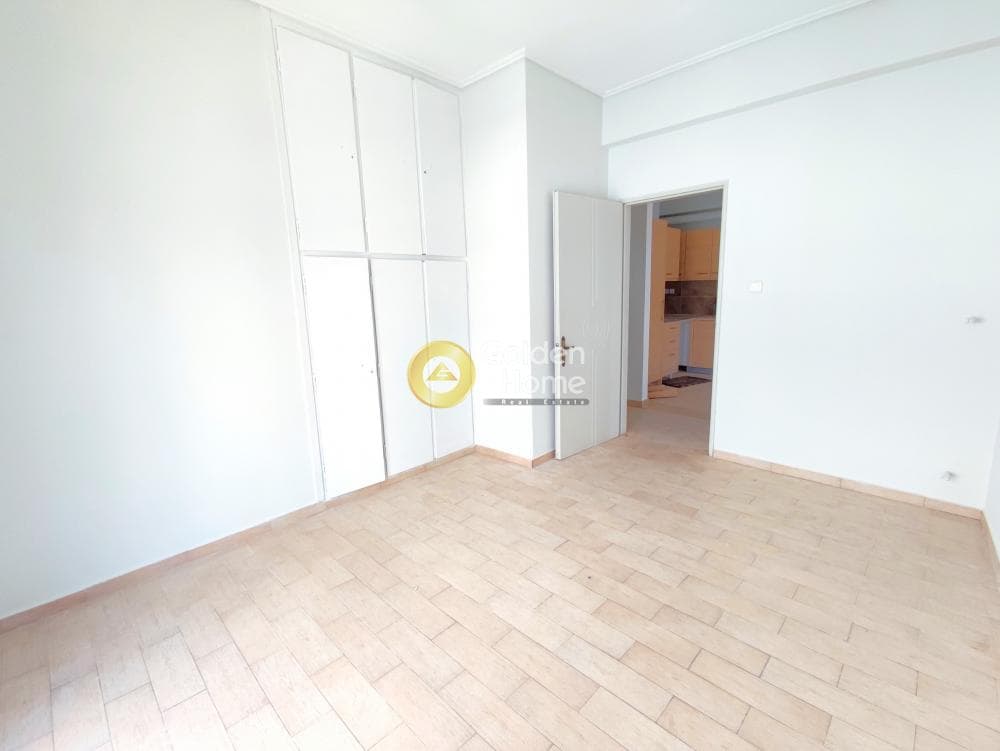 Apartment in Agios Vasileios, Piraeus — Photo 13 of 32