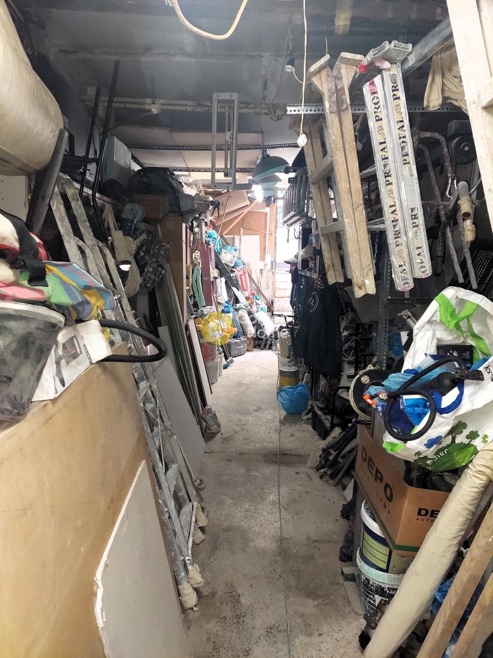 Warehouse in Agios Sostis, Neos Kosmos — Photo 2 of 6