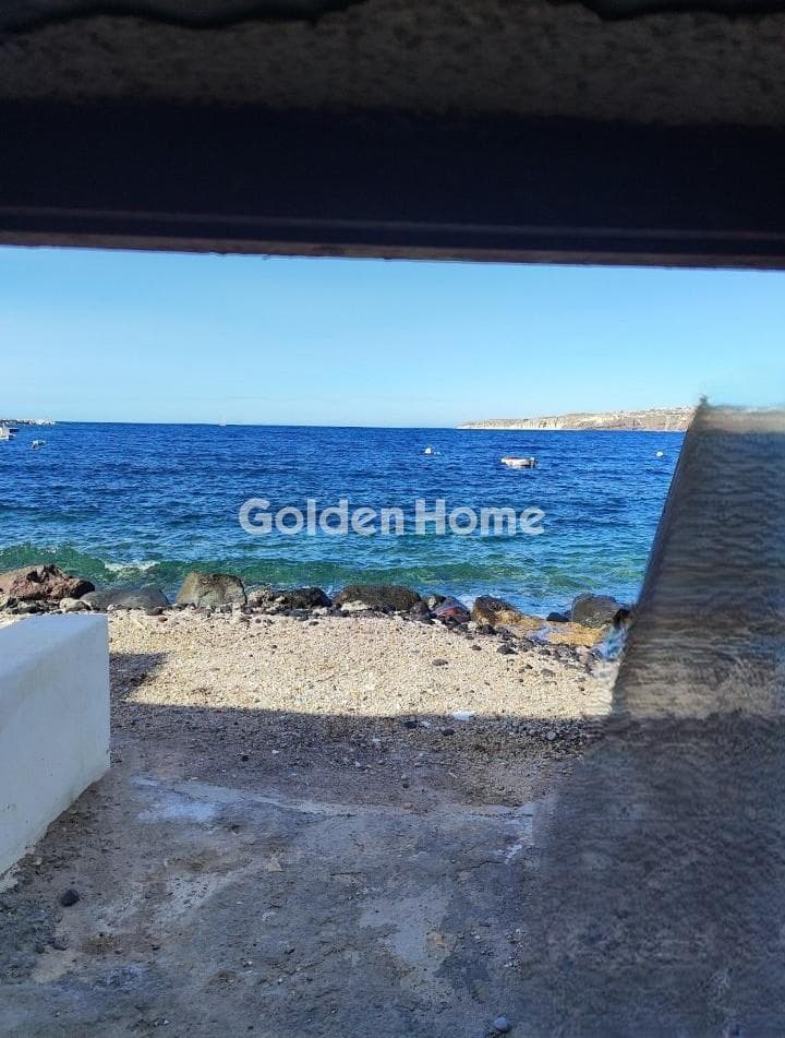 Parcel in Oia, Santorini — Photo 2 of 4