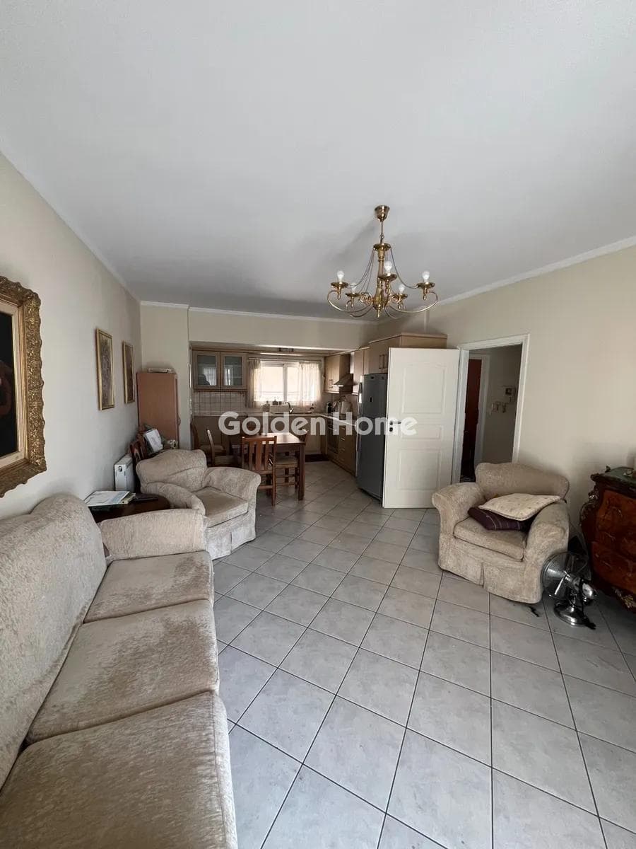 Apartment in Evaggelistria, Nikaia — Photo 5 of 17