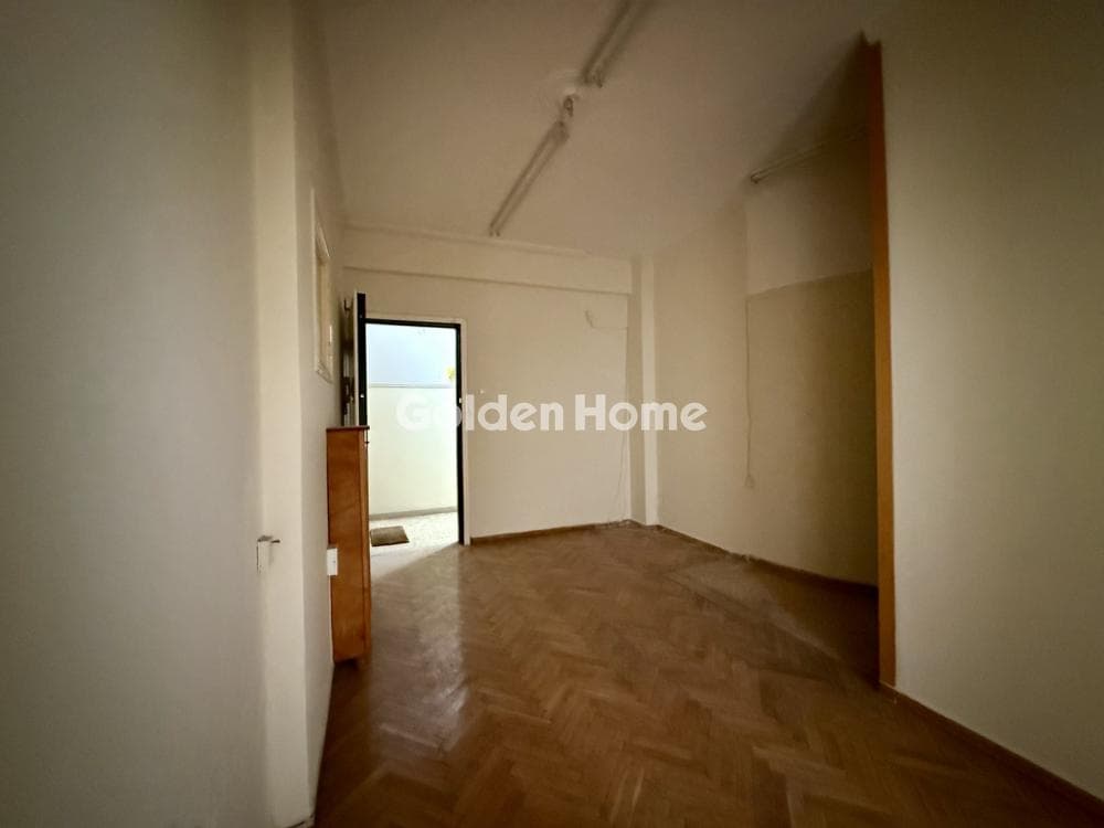 Apartment in Omonoia, Kentro — Photo 10 of 11